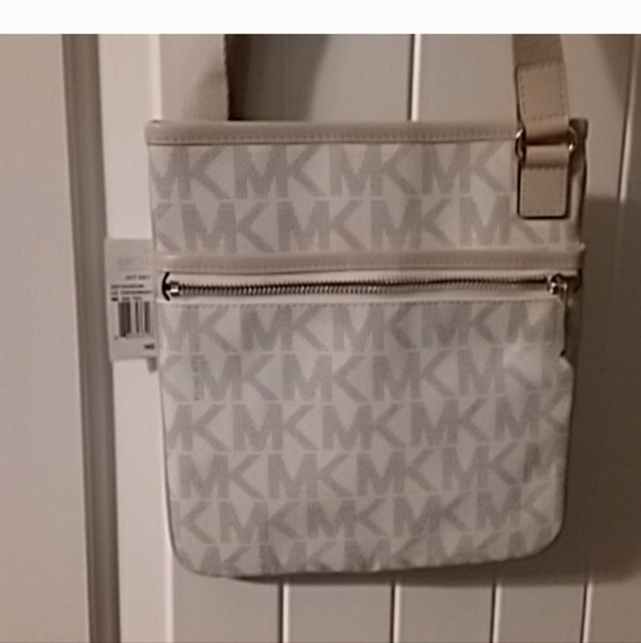 Michael Kors Crossbody Messenger Bag 10x9 New In Package - Picture 3 of 5